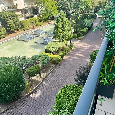 Elegant F2 Avec Grande Terrasse *
